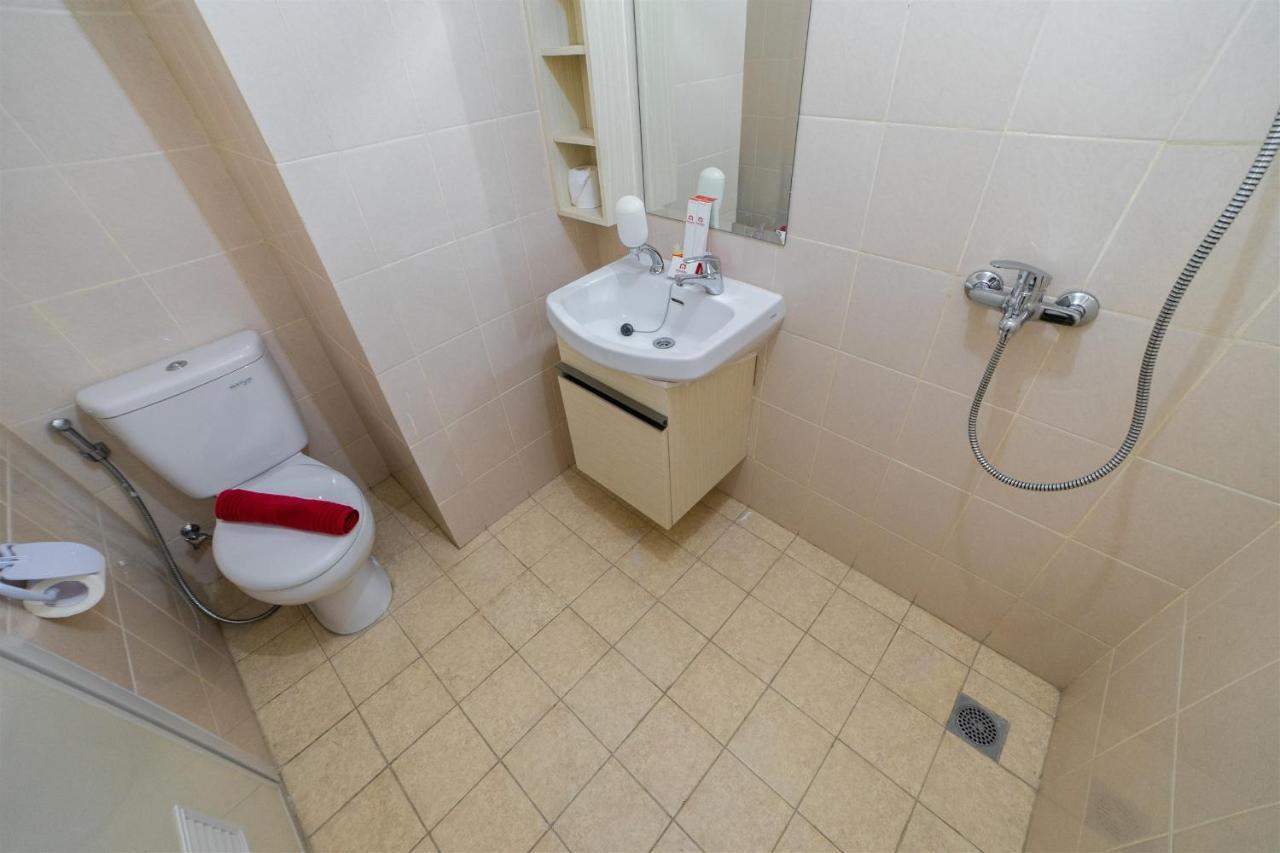 Apartemen Contemporary 1br Near Cihampelas At Parahyangan By Travelio Bandung